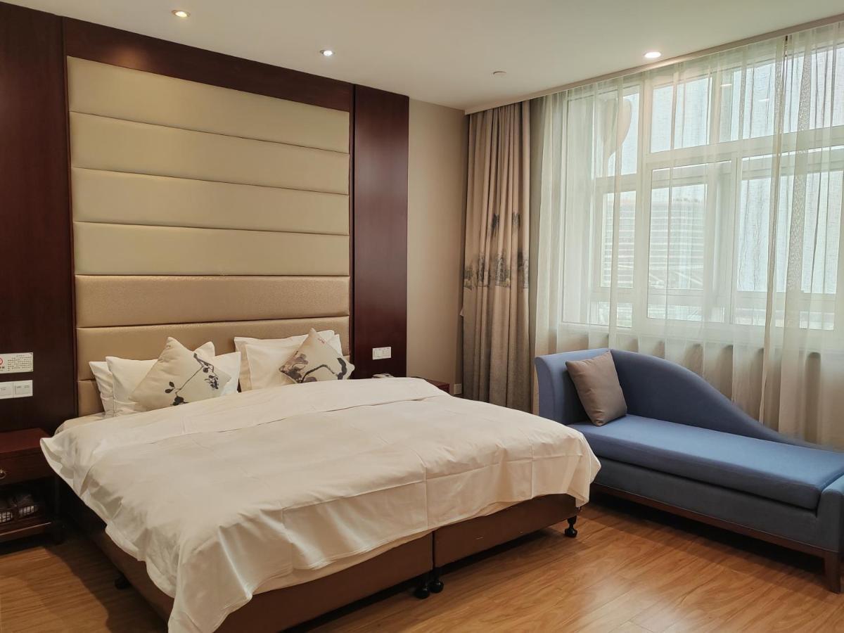 Hongqiao Huangxin International 4*