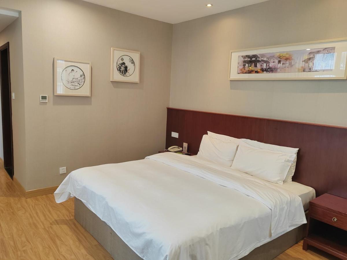 Hotel Hongqiao Huangxin International