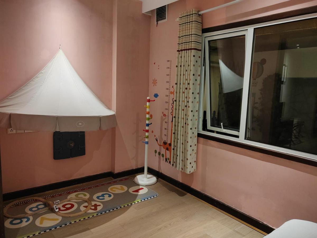 Hongqiao Huangxin International Hotel 4*